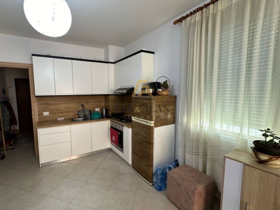 Tirane, shitet apartament 1+1, Kati 1, 72 m² 77,000 € (Fresku)