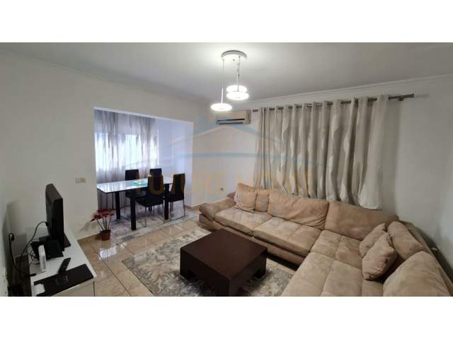 Tirane, jepet me qera apartament 1+1 Kati 5, 60 m² 330 Euro (Rruga Bardhyl)
