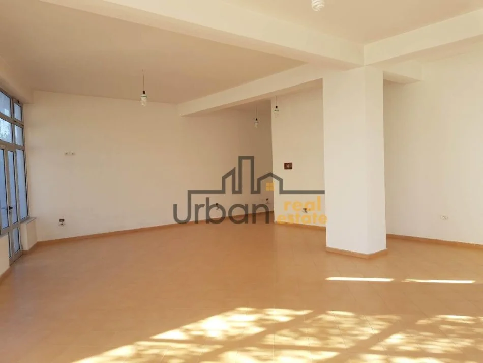 Shiten, Opsione Ambiente Biznesi dhe Dyqane, Rruga Kastriotët, Tiranë - duke filluar nga 1300€/m²