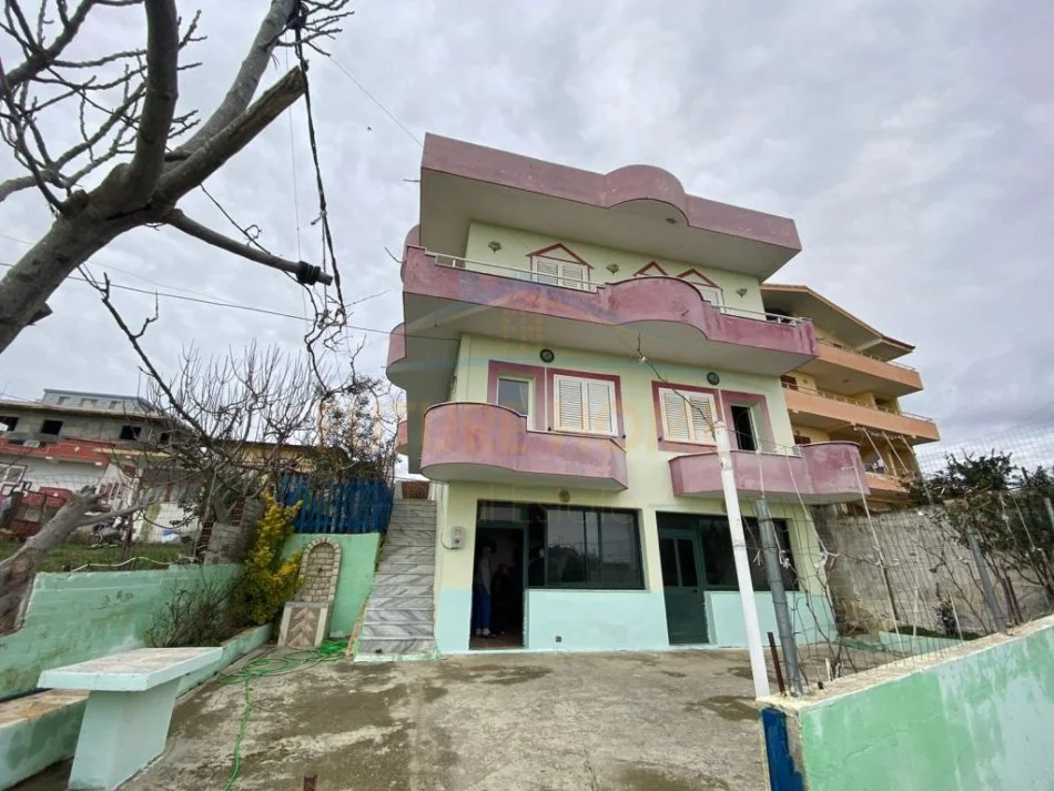 Durres, shitet Vile 4+1+Ballkon , 327 m² 330.000 € (golem)