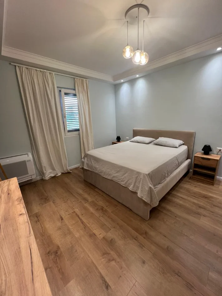 Tirane, jepet me qera apartament 1+1 Kati 6, 100 m² 800 €