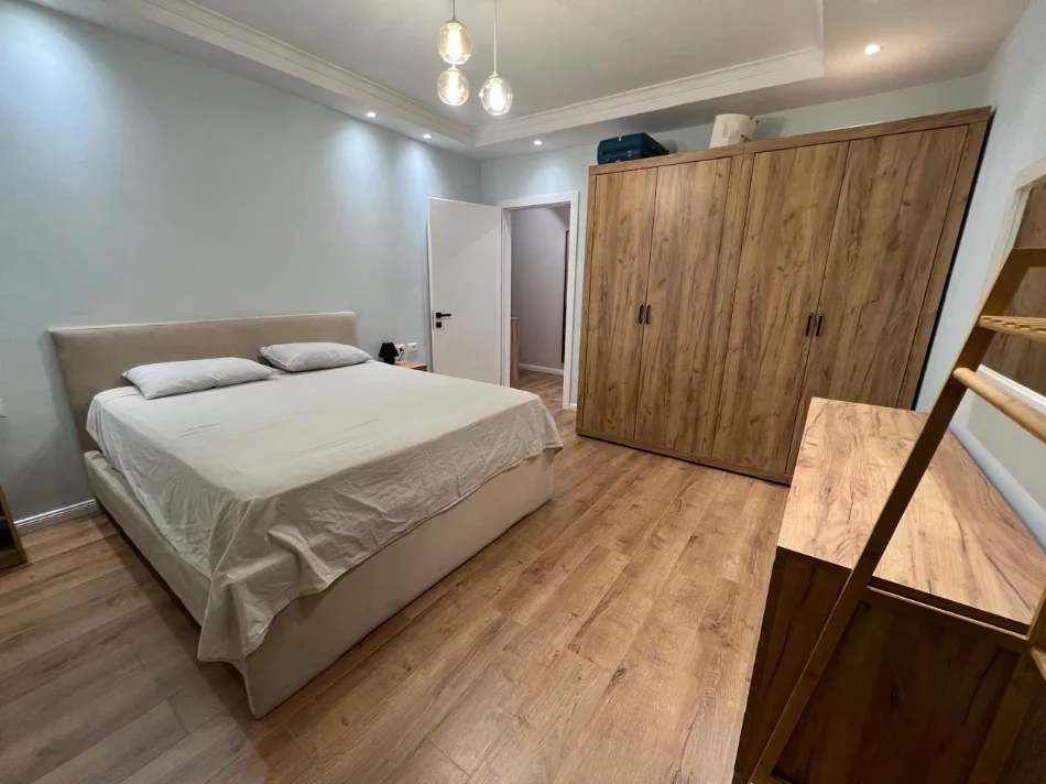 Tirane, jepet me qera apartament 1+1 Kati 6, 100 m² 800 €