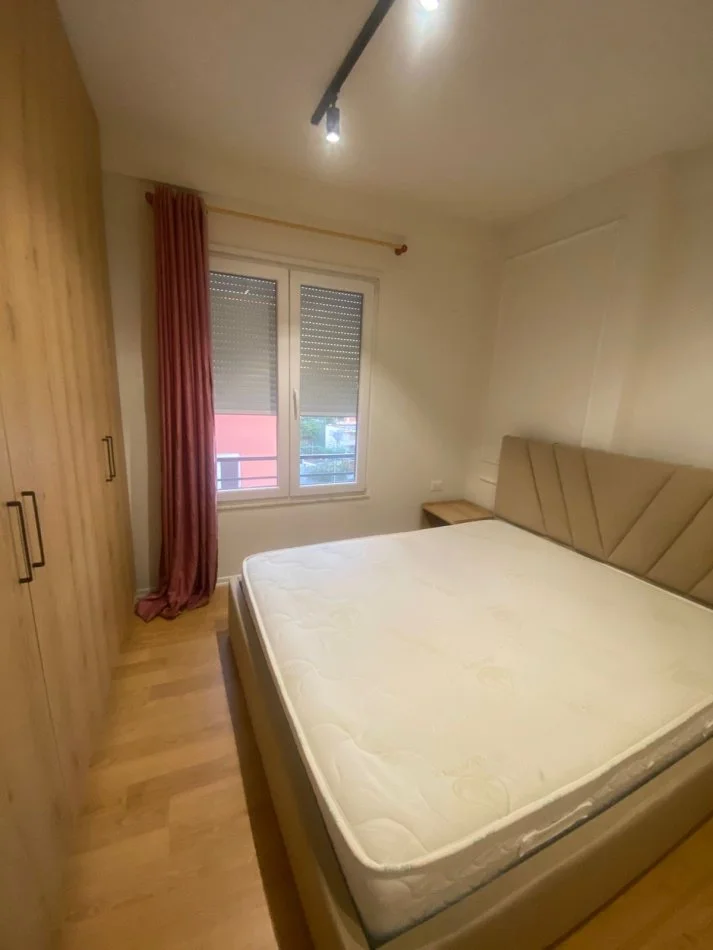 Tirane, jepet me qera apartament 1+1 Kati 3, 68 m² 500 € (Selite)