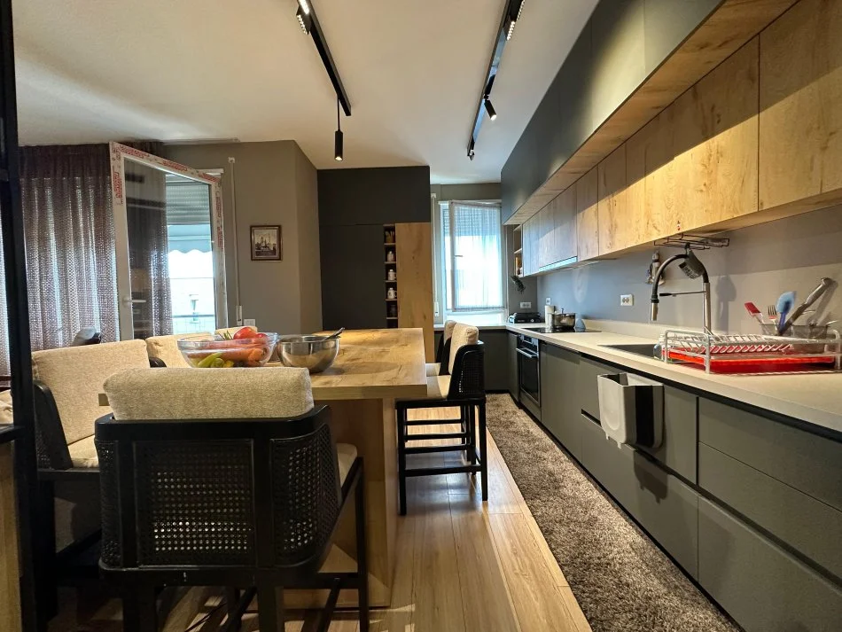 Tirane, shitet apartament 3+1+2+Depo+Indoor Closet+Ballkon , 139 m² 300.000 € (Fiori Di Bosco)