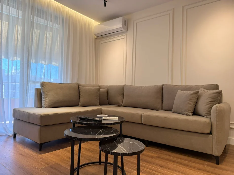 Tirane, jepet me qera apartament 2+1 Kati 8, 96 m² 950 € 