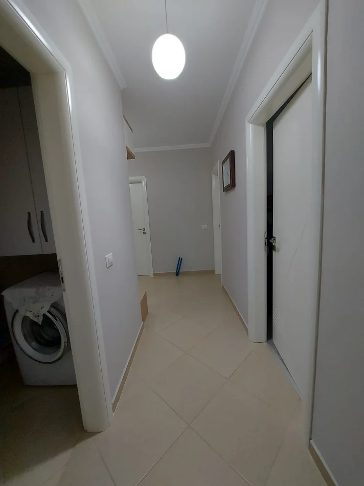 Tirane, shitet apartament 2+1+Ballkon Kati 4, 108 m² 195.000 € (Rruga 5 Maji – Pallatet Areela)