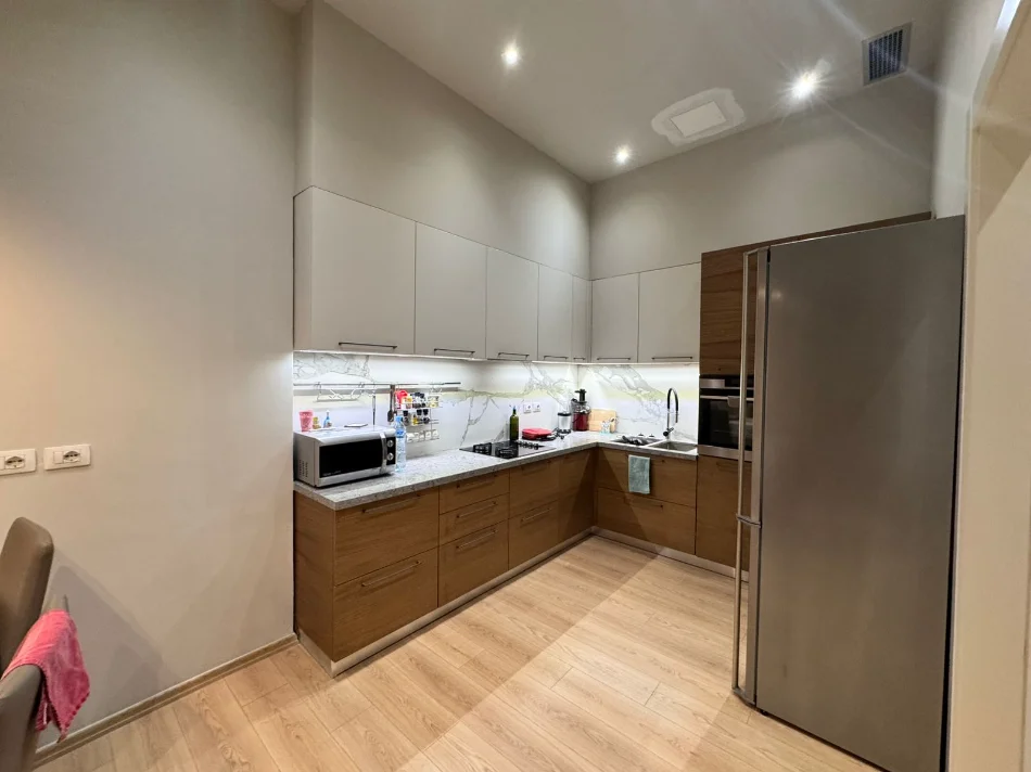 Tirane, shitet apartament 2+1 Kati 0, 150 m² 320.000 € 