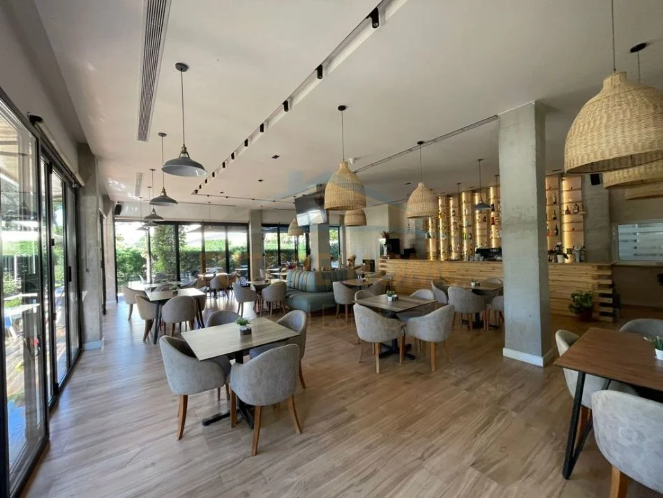 Durres, shitet bar-resorant Kati 0, 1.300 m² 120.000 € (Gjiri I Lalzit)
