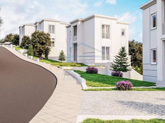 Tirane, shitet Vile 4+1+A+BLK Kati 3, 223 m² 700.000 Euro (Petrele, prane Teg)