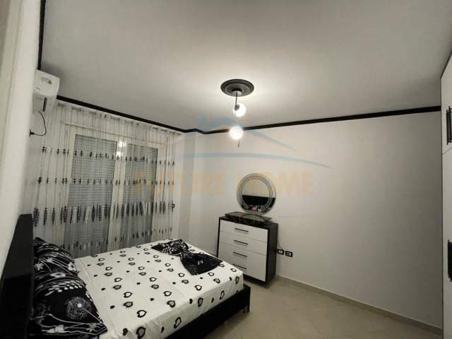 Tirane, jepet me qera apartament 2+1+BLK Kati 2, 100 m² 600 Euro (Liqeni i Thate)