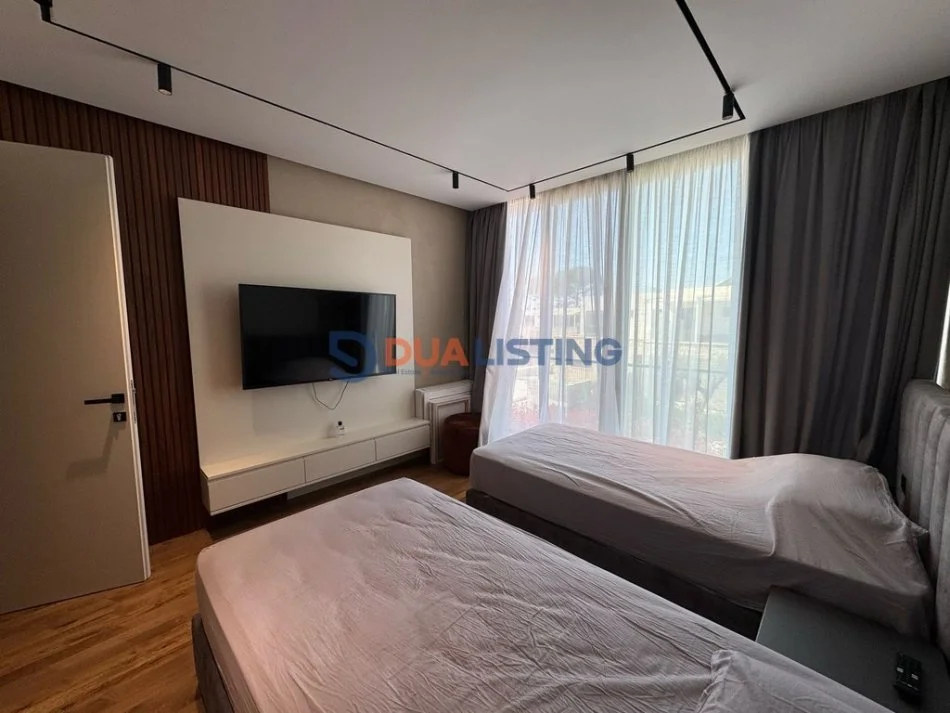 Durres, shitet Vile 3+1+Aneks+Ballkon Kati 0, 345 m² 750.000 € (Gjiri i Lalzit)