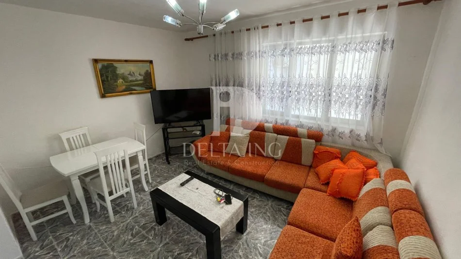 Tirane, jepet me qera apartament 1+1+Aneks+Ballkon Kati 1, 70 m² 330 € (Rruga Ferrit Xhajko (Prane Ish restorant Durresi))