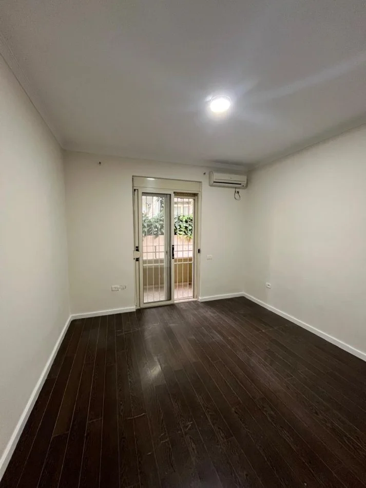 Tirane, jepet me qera Vile 2 Katshe Kati 2, 2.000 € (Komuna e Parisit)