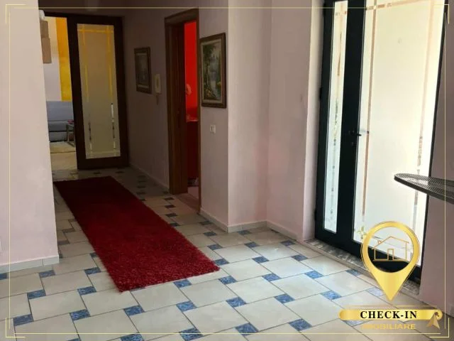 Tirane, jepet me qera apartament duplex Dublex Kati 0, 300 m² 2.000 € (Rruga Elbasanit)