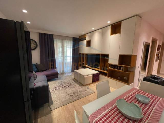 Tirane, jepet me qera apartament 2+1 Kati 4, 110 m² 700 Euro (rruga e Elbasanit)