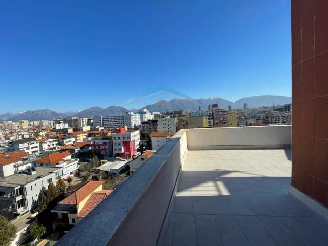 Tirane, shitet apartament Kati 7, 86 m² 210.000 Euro (Ish Parku Autobusave, pranë Globe)