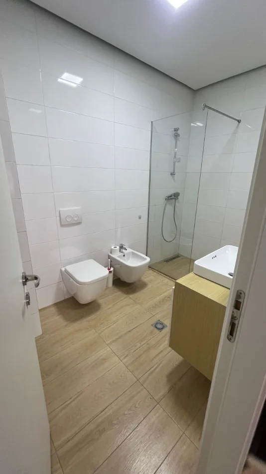 Tirane, shitet apartament 2+1+Ballkon Kati 2, 109 m² 327.000 € 