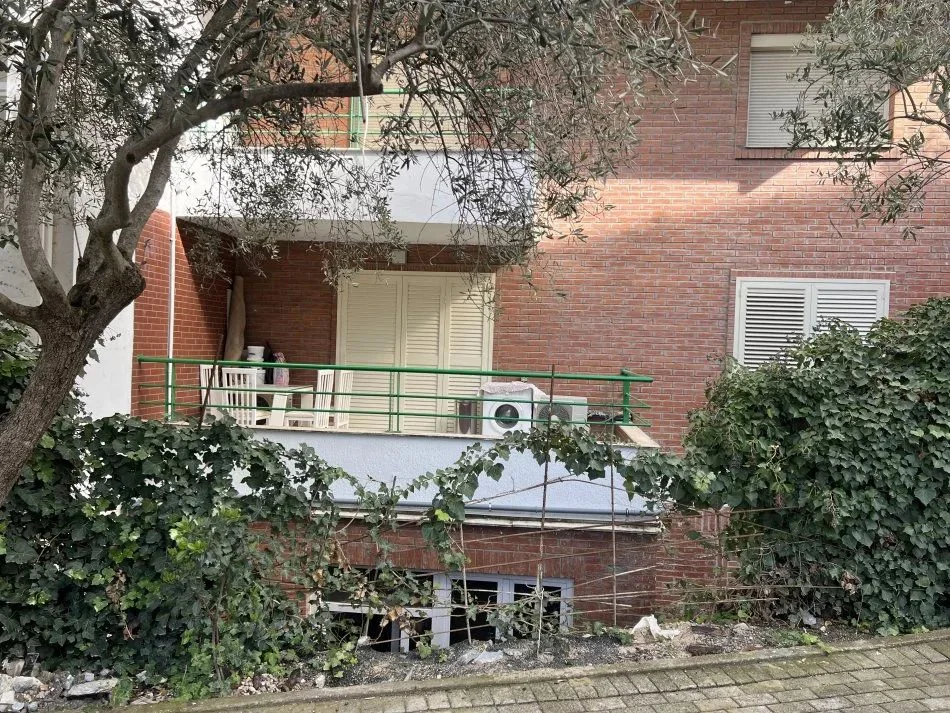 Tirane, jepet me qera apartament 1+1 Kati 1, 75 m² 700 € (Rezidenca Kodra e Diellit 1)