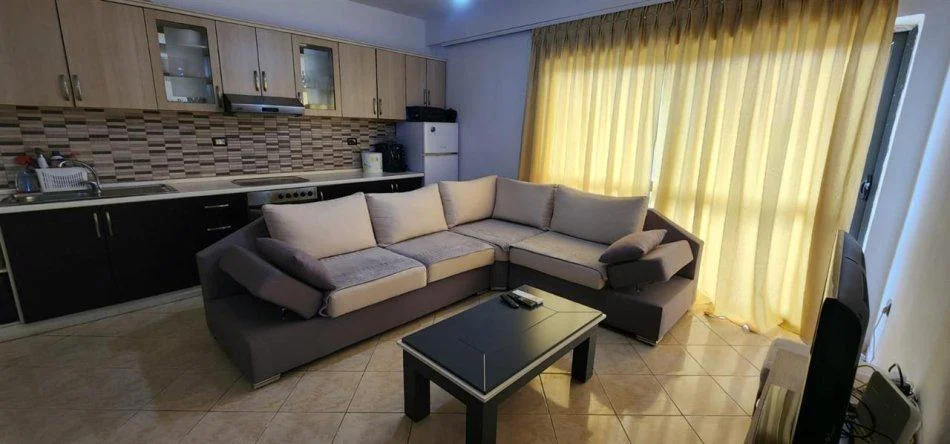 Tirane, jepet me qera apartament 2+1+Ballkon Kati 6, 93 m² 500 € (Rruga Don Bosko)