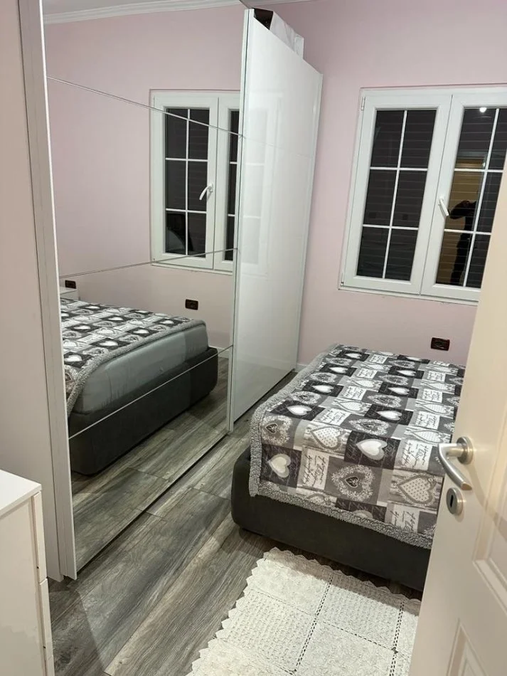 Tirane, shitet apartament 3+1+Aneks+Ballkon Kati 4, 192.000 € (Rruga e dibres)