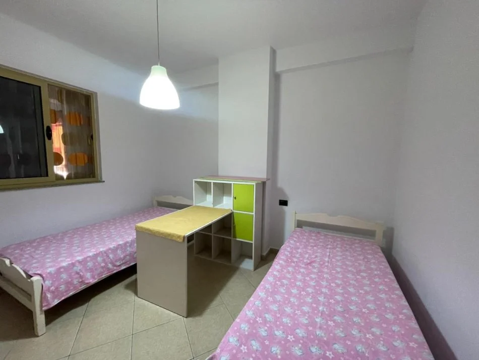 Tirane, jepet me qera apartament 2+1 Kati 4, 100 m² 400 € (Astir)