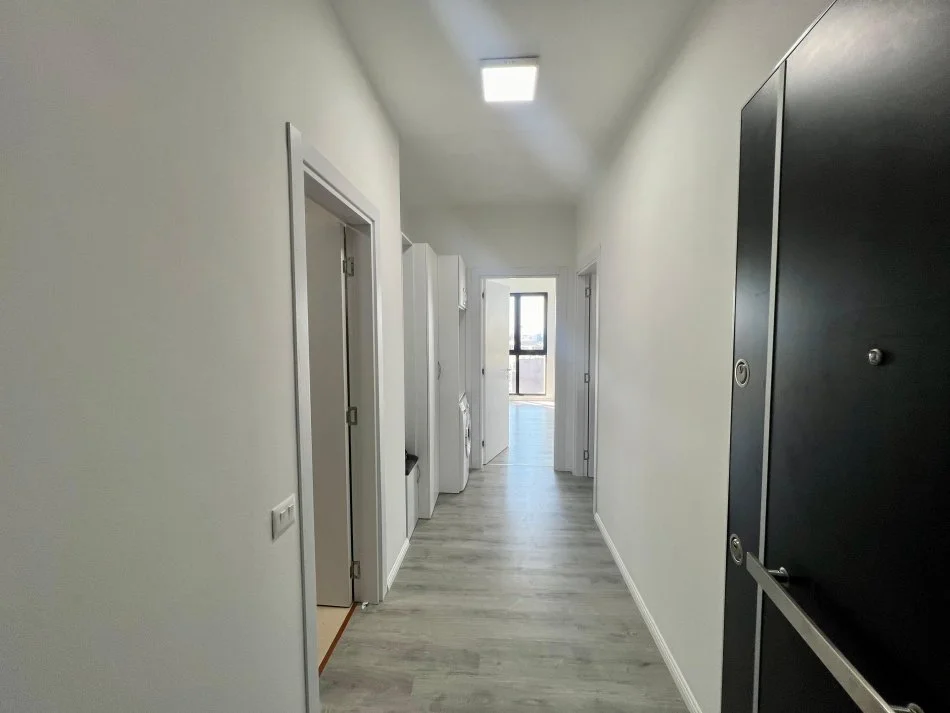 Tirane, jepet me qera 1+1 Kati 10, 75 m² 500 € (rruga e dibres)