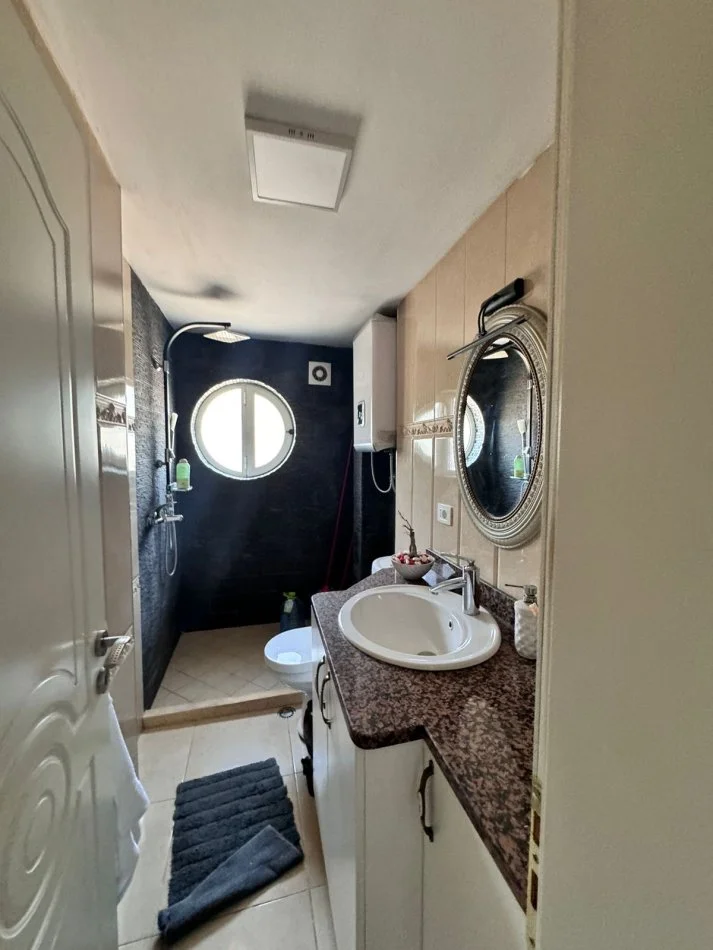 Tirane, jepet me qera apartament 1+1 Kati 1, 52 m² 450 € (Jepet apartament 1+1 Mine Peza)