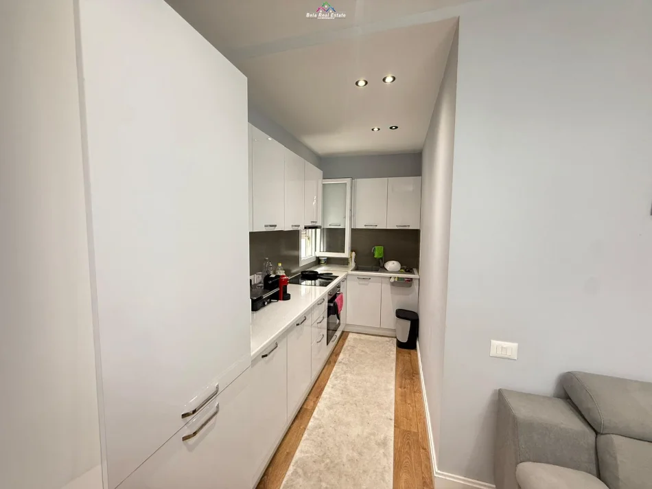 Tirane, jepet me qera apartament 2+1 Kati 2, 86 m² 720 € (21 Dhjetori)