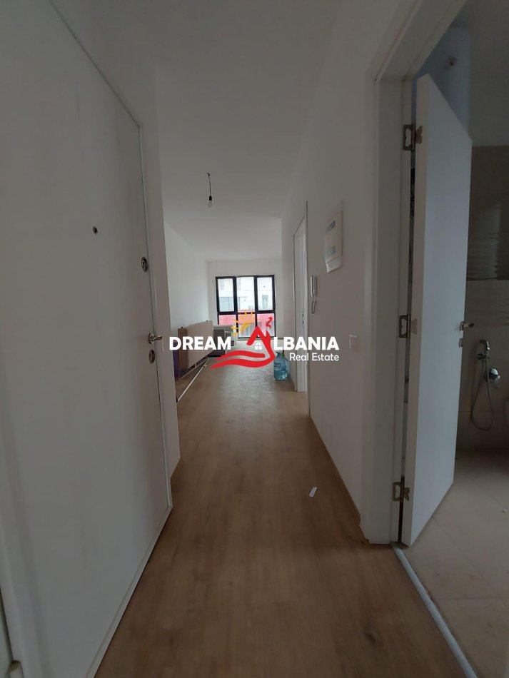 Tirane, jepet me qera apartament 2+1 , 92 m² 800 € 