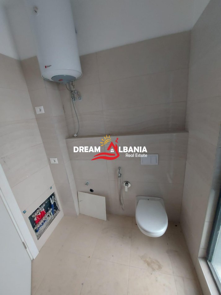 Tirane, jepet me qera apartament 2+1 , 92 m² 800 € 