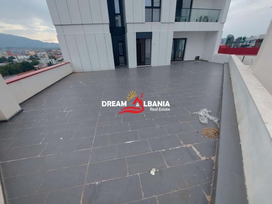 Tirane, jepet me qera apartament 2+1 , 92 m² 800 € 