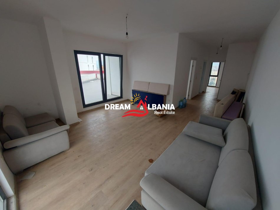 Tirane, jepet me qera apartament 2+1 , 92 m² 800 € 