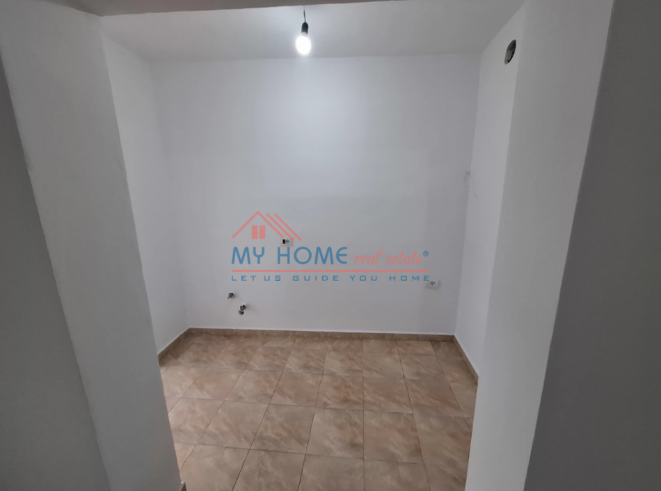 Tirane, shitet apartament 1+1+Ballkon Kati 5, 64 m² 127.000 € (Rruga Ylbere Bylykbashi)
