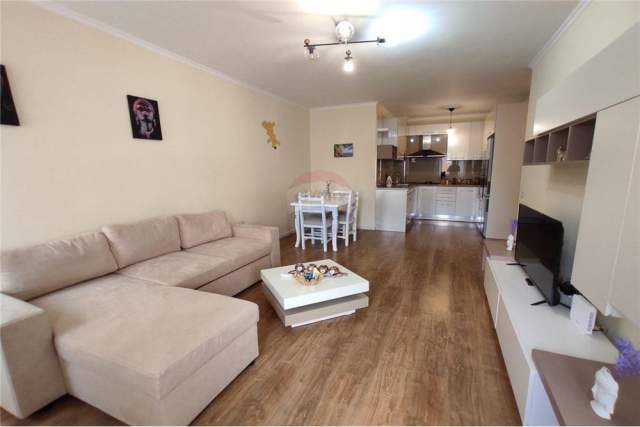 Tirane, jepet me qera apartament 2+1 Kati 3, 80 m² 650 Euro (Rruga Artan Lenja)