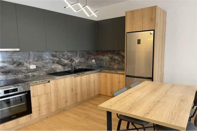 Tirane, jepet me qera apartament 2+1+BLK Kati 4, 101 m² 450 Euro (rruga dibres)