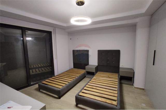 Tirane, jepet me qera apartament 2+1+BLK Kati 3, 123 m² 650 Euro (rruga e Durresit)