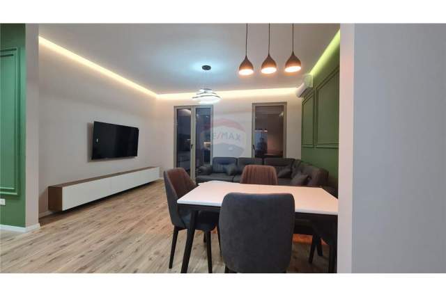 Tirane, jepet me qera apartament 2+1 100 m² 1.250 Euro (Rr. e Kavajes, Globe)