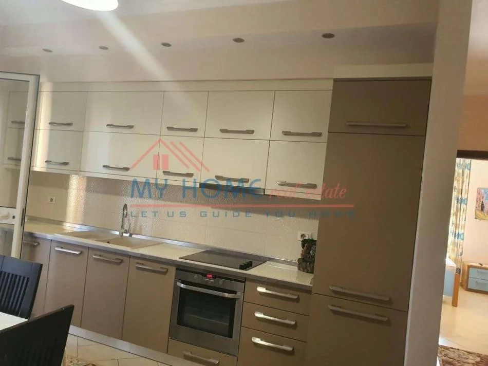 Tirane, jepet me qera apartament 2+1+Ballkon Kati 4, 100 m² 650 € (Bulevardi Gjergj Fishta)