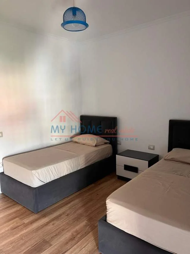 Tirane, jepet me qera apartament 2+1+BLK Kati 8, 110 m² 1.100 Euro (Pazari i Ri)