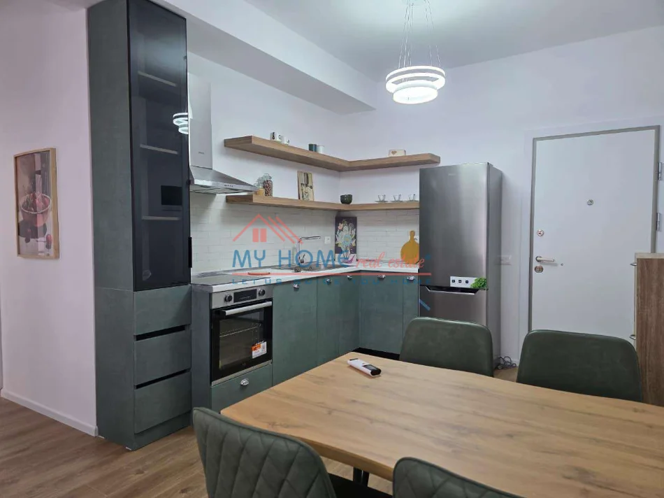 Tirane, jepet me qera apartament 2+1+Ballkon Kati 8, 75 m² 520 € (Rruga Pasho Hysa, Kompleksi Kadiu)