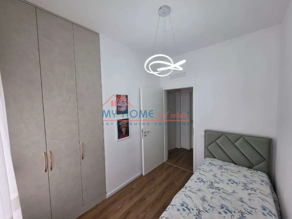 Tirane, jepet me qera apartament 2+1+Ballkon Kati 8, 75 m² 520 € (Rruga Pasho Hysa, Kompleksi Kadiu)