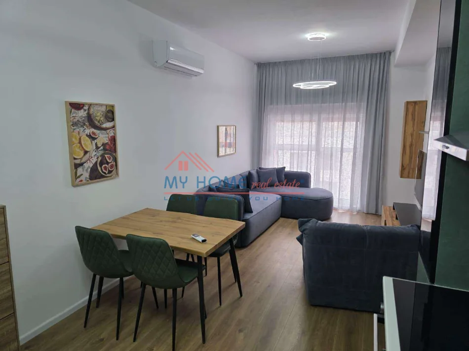 Tirane, jepet me qera apartament 2+1+Ballkon Kati 8, 75 m² 520 € (Rruga Pasho Hysa, Kompleksi Kadiu)