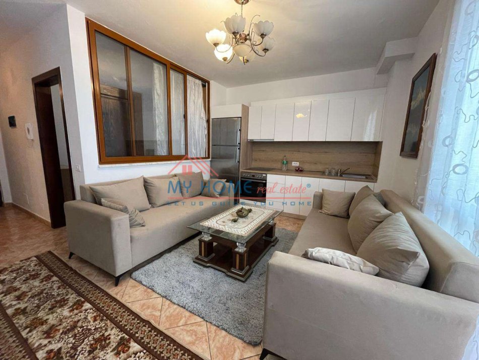 Tirane, jepet me qera apartament 2+1+Ballkon Kati 2, 65 m² 600 € (Don Bosko)