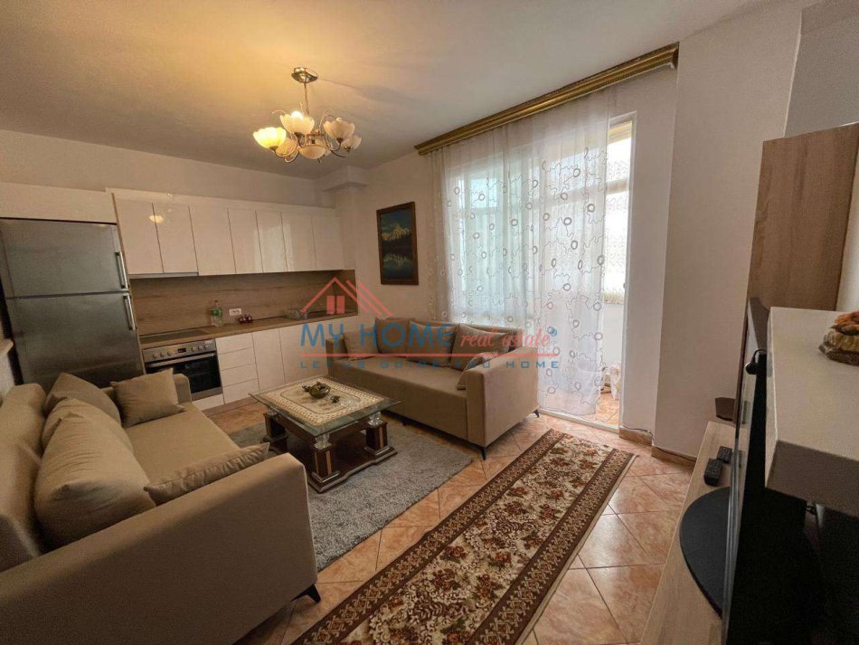 Tirane, jepet me qera apartament 2+1+Ballkon Kati 2, 65 m² 600 € (Don Bosko)