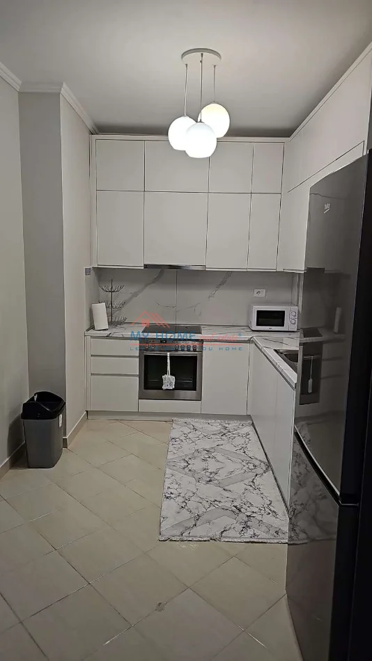 Tirane, jepet me qera apartament 2+1+Ballkon Kati 2, 100 m² 600 € (Rruga Rrapo Hekali)