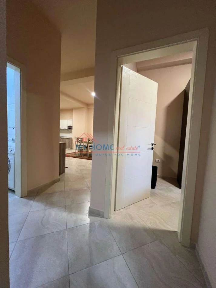 Tirane, jepet me qera apartament 2+1+Ballkon Kati 1, 90 m² 500 € (Rruga Muhamet Deliu)