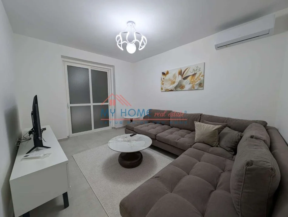 Tirane, jepet me qera apartament 2+1+Ballkon Kati 2, 70 m² 650 € (Rruga e Dibres)