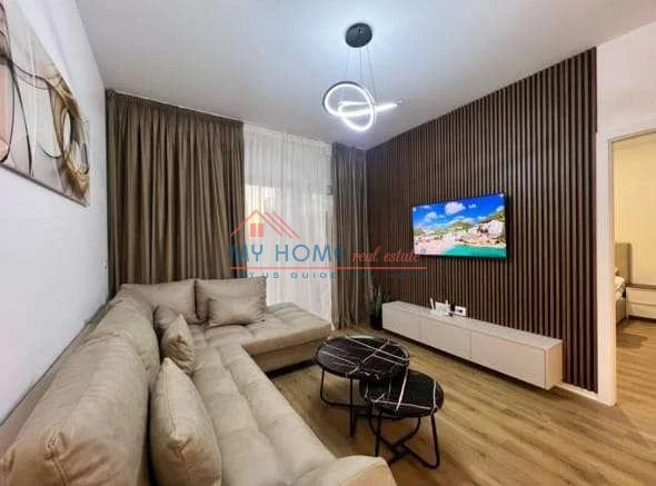 Tirane, jepet me qera apartament 2+1+Ballkon Kati 4, 76 m² 1.000 € (Zogu i Zi)