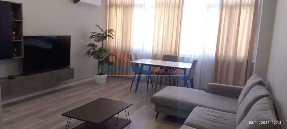 Tirane, shitet apartament 2+1+Ballkon Kati 5, 90 m² 269.000 € (Rruga Kongresi i Lushnjes)