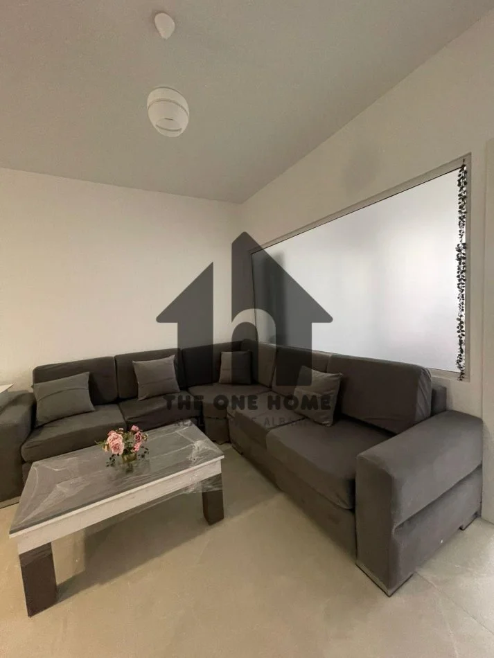 Tirane, jepet me qera apartament 2+1+Ballkon Kati 4, 99 m² 650 € (21- Dhjetori)